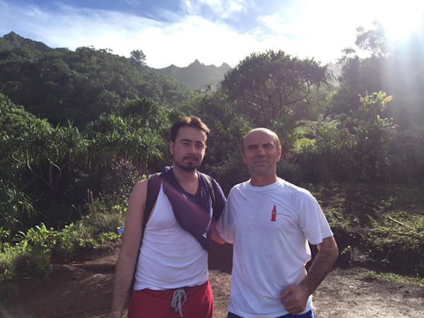 Esat Hysa me robertin Esat Hysa me robertin