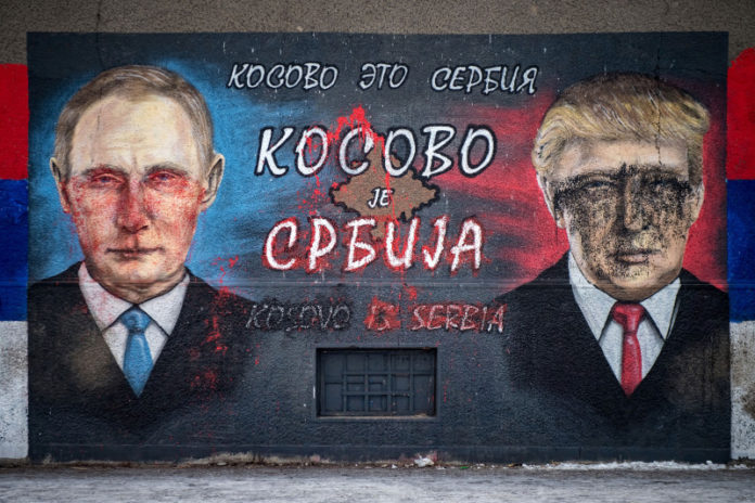 TOPSHOT-SERBIA-US-RUSSIA-POLITICS-FEATURE Putin Trump - FP