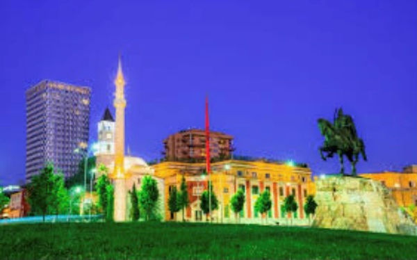 Tirana - qendër Tirana - qendër