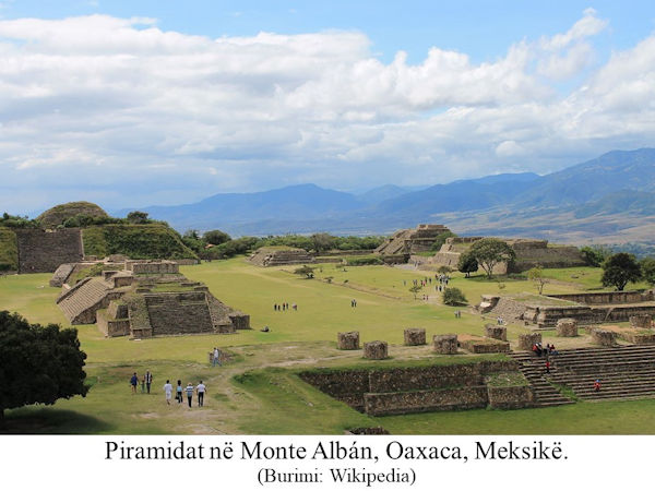 Piramidat në Monte Albán në Meksikë Piramidat në Monte Albán në Meksikë