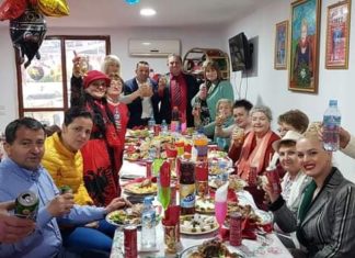 FESTUAM SOT NË SALLËN ARTISTIKE TË JEHONËS SHQIPTARE DITËLINDJEN E MBRETËRESHËS AKTRIMIT 👑🌟🇦🇱ZNJ MARGARITA XHEPA”NDERI KOMBIT 👑🇦🇱❗